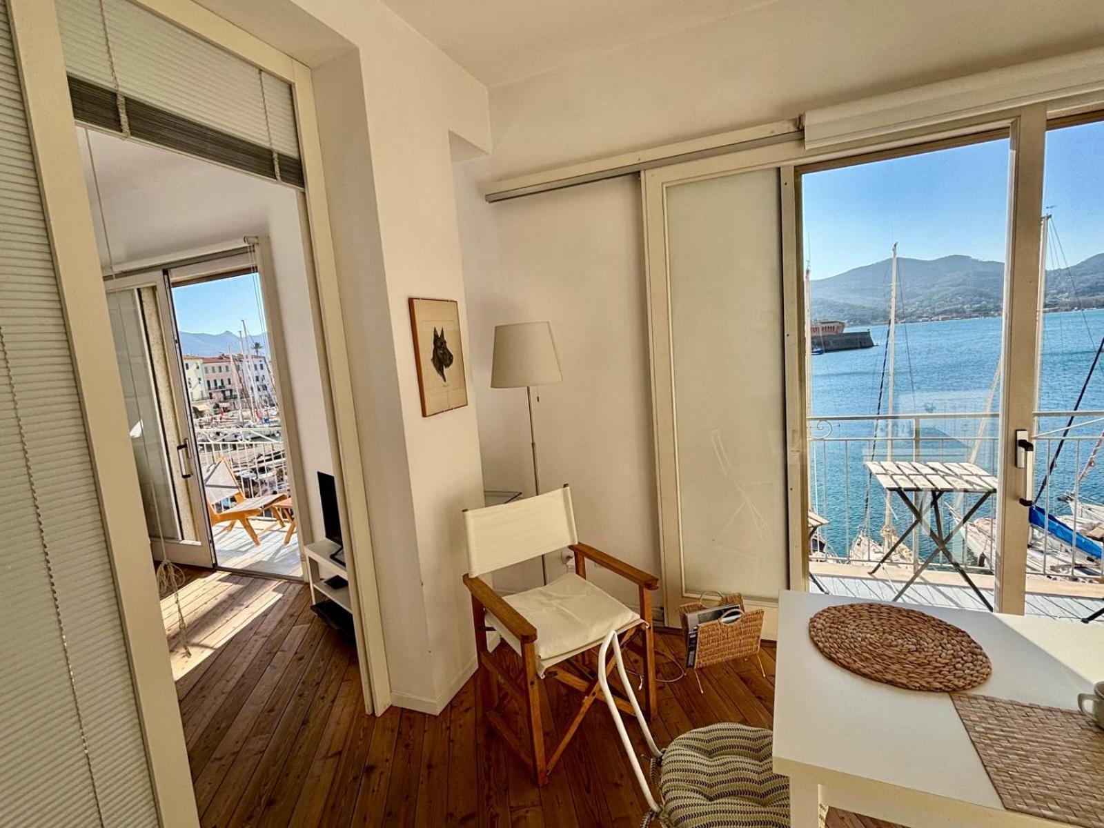 Апартаменты Monolocale La Darsena Портоферрайо Экстерьер фото