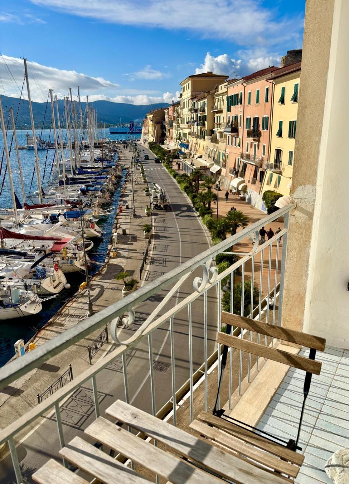 Апартаменты Monolocale La Darsena Портоферрайо Экстерьер фото